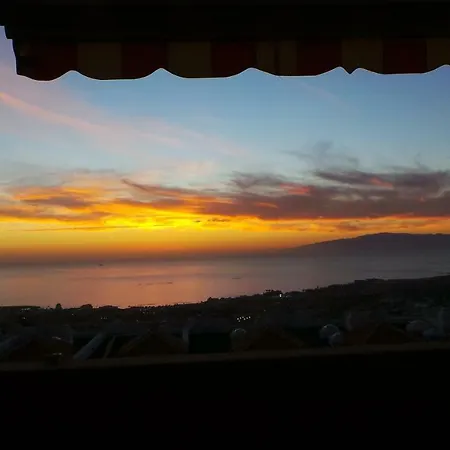 Apartment Sunset View And Pool In Paradise